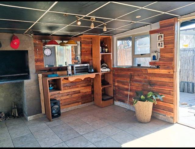 3 BEDROOM FREEHOLD FOR SALE IN KEMPTON PARK EXT 2
